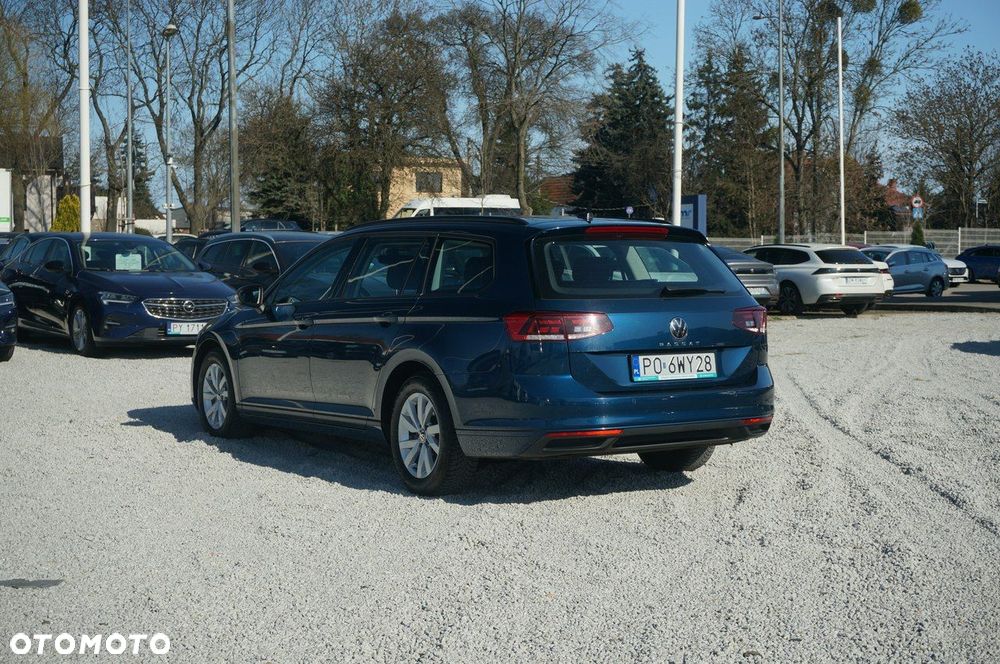 Volkswagen Passat Variant 2.0 TDI EVO Essence - 9
