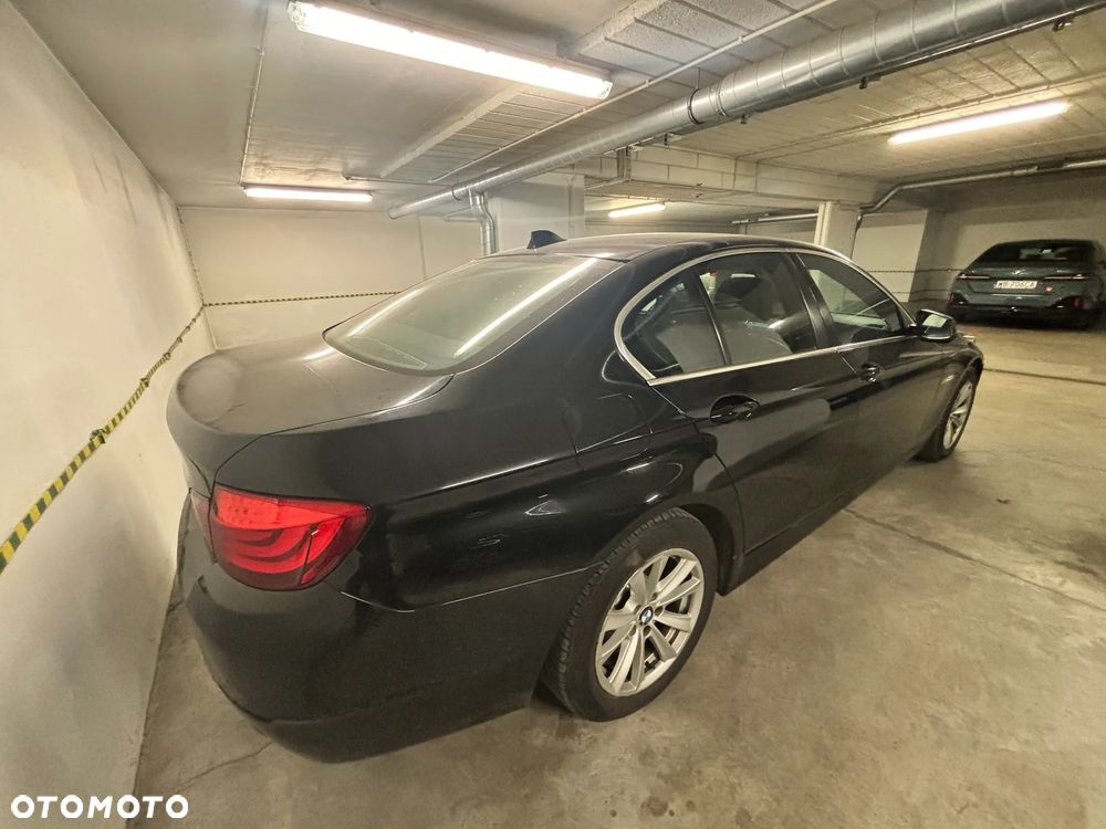 BMW Seria 5 520i - 4