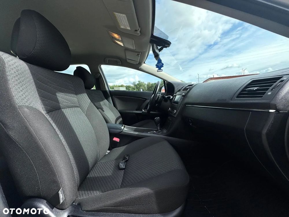 Toyota Avensis 2.0 Sol plus EU5 MS - 14