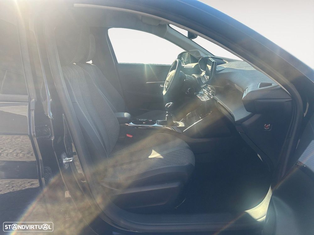 Peugeot 208 1.2 PureTech Allure - 15