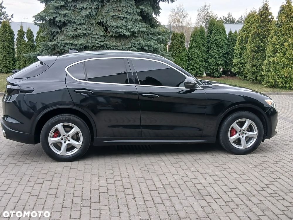 Alfa Romeo Stelvio 2.0 Turbo 16V AT8-Q4 Executive - 8