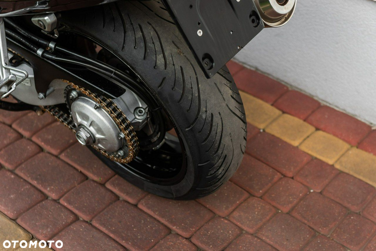 Honda VFR - 8