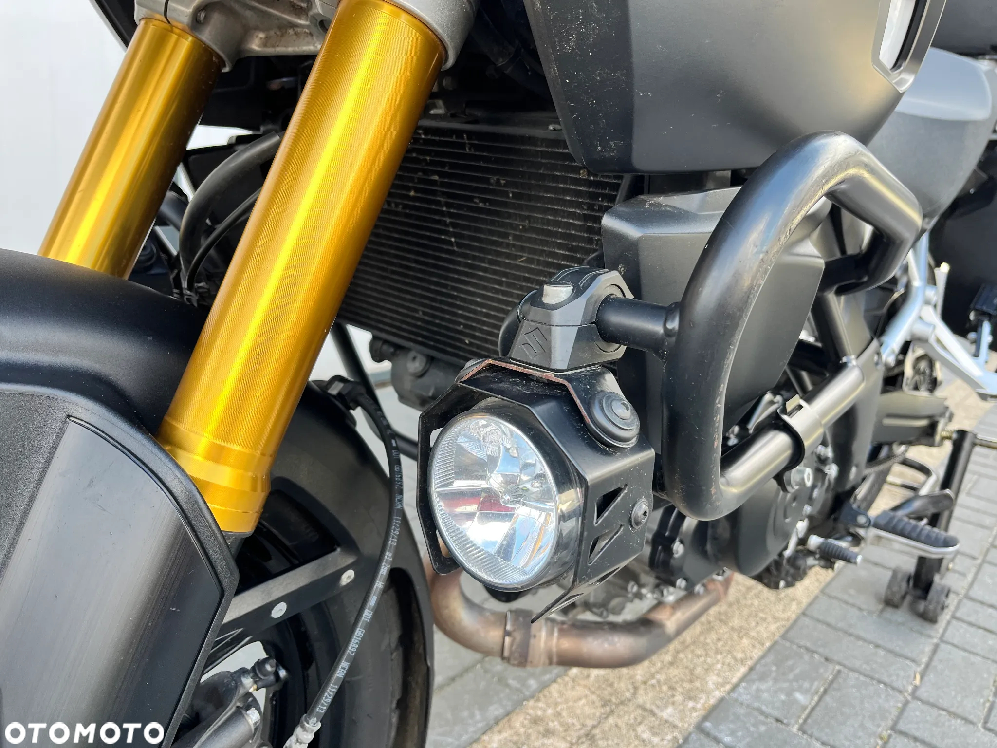 Suzuki V-STROM - 13
