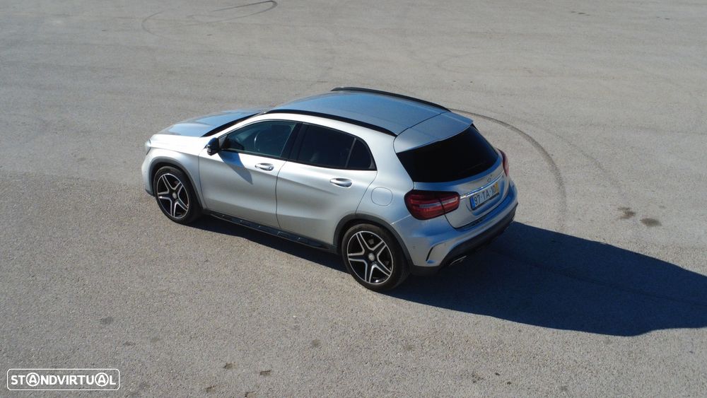 Mercedes-Benz GLA 180 d AMG Line - 3