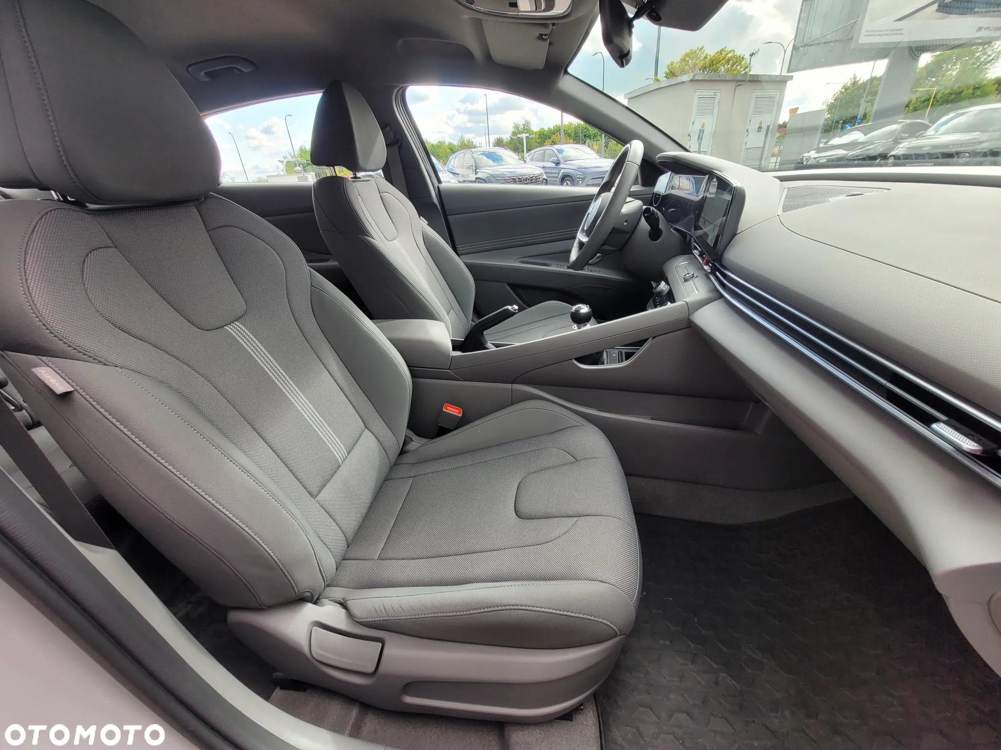 Hyundai Elantra 1.6 Modern - 17