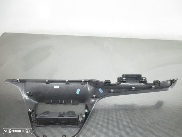 Moldura / Estrutura Consola Central / Rádio Peugeot 2008 I (Cu_) - 5
