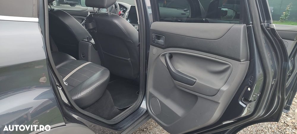 Ford Kuga 2.0 TDCi 2x4 Titanium - 25