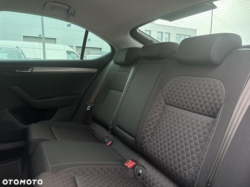 Skoda Superb 1.5 TSI Ambition DSG - 27