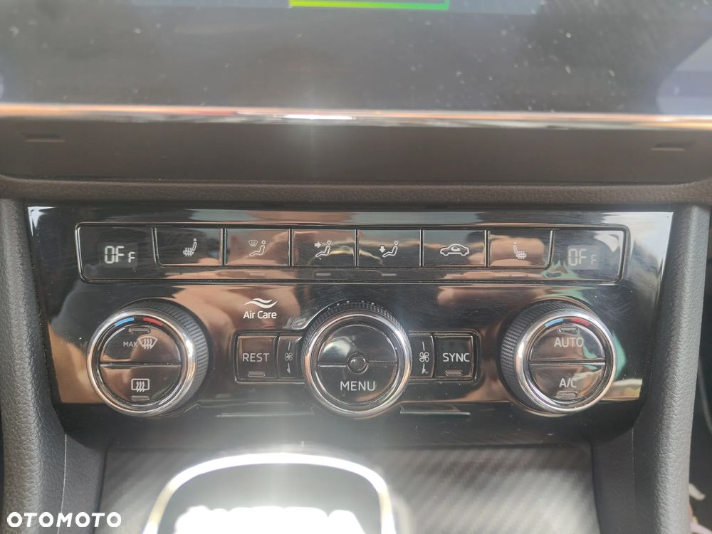 Skoda Superb 2.0 TDI SCR Sportline DSG - 27
