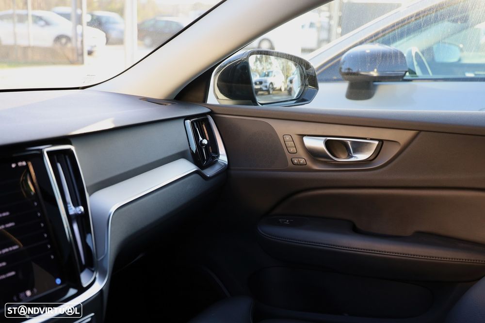 Volvo V60 2.0 T6 AWD TE Plus Dark - 16