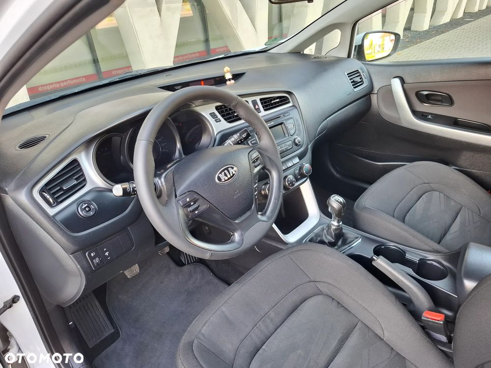 Kia Ceed 1.4 CVVT Dream Team Edition - 15