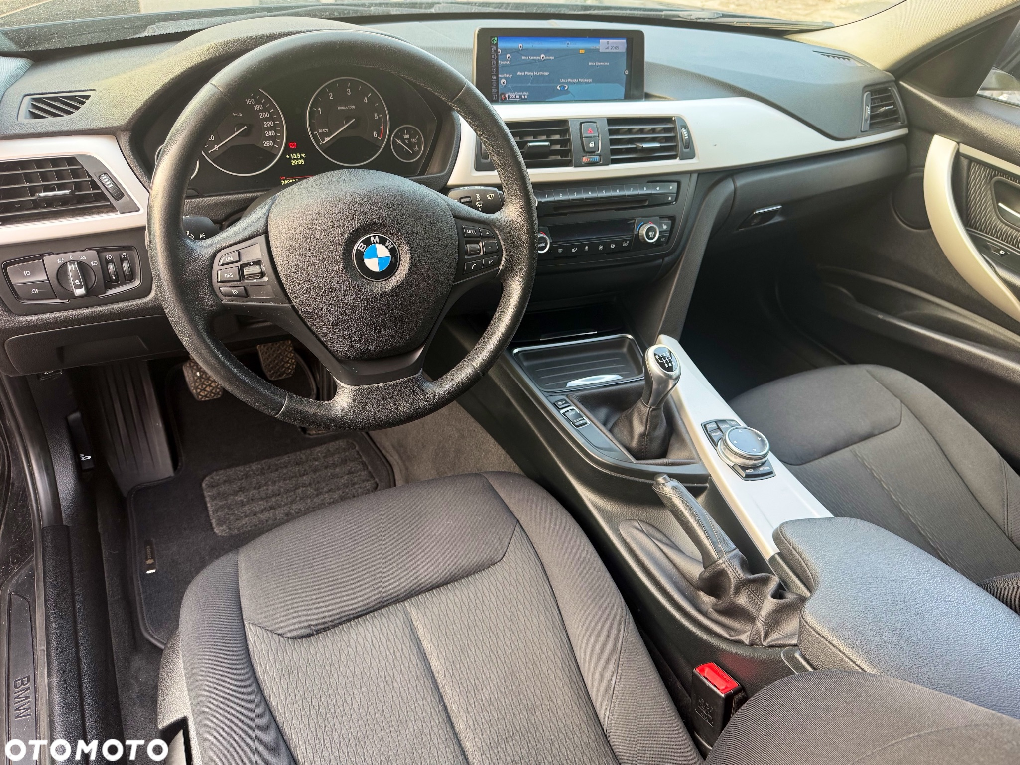 BMW Seria 3 318d xDrive Touring - 2