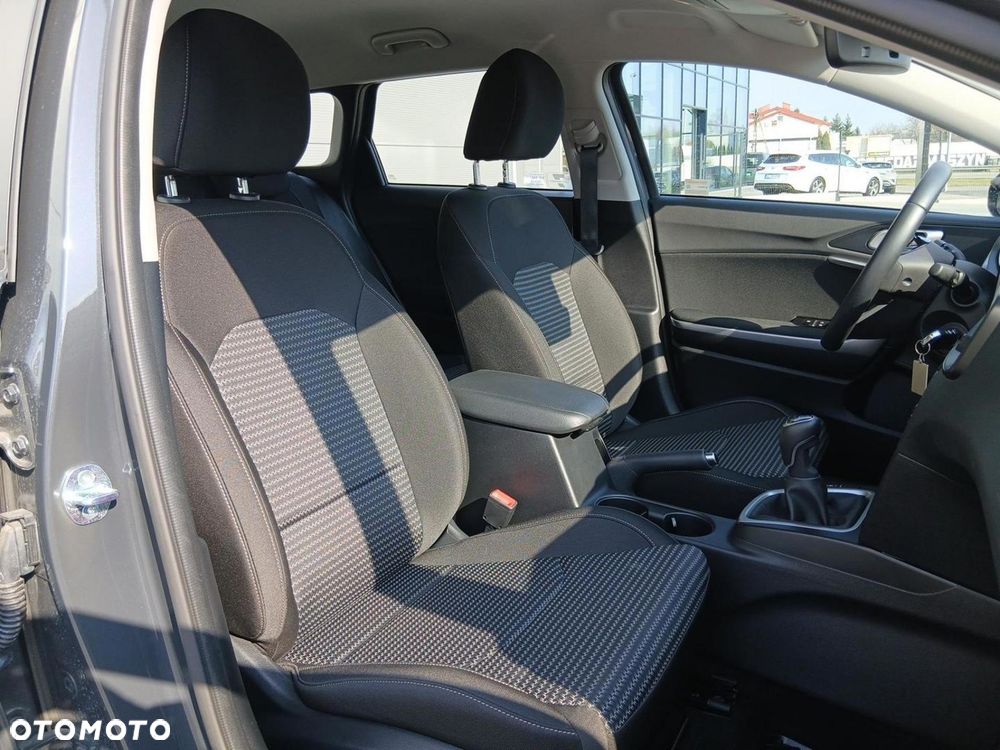 Kia Ceed - 23