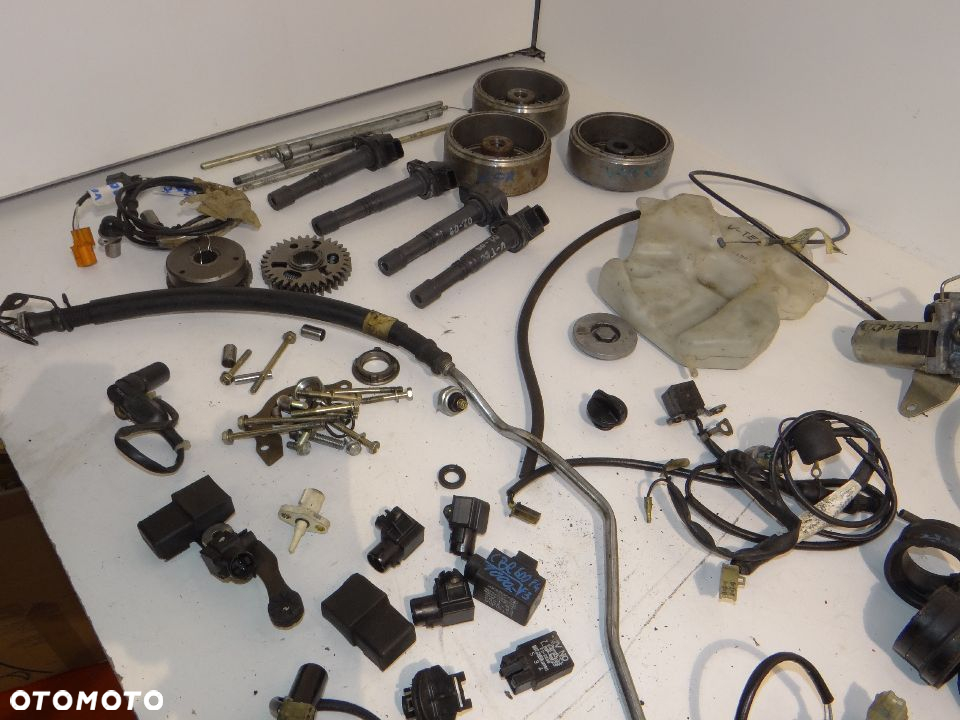 VFR 800 VTEC przekaźnii czujnik cewkofajka wałek rozrządu pokrywa krociec koło magnesowe R115 - 19