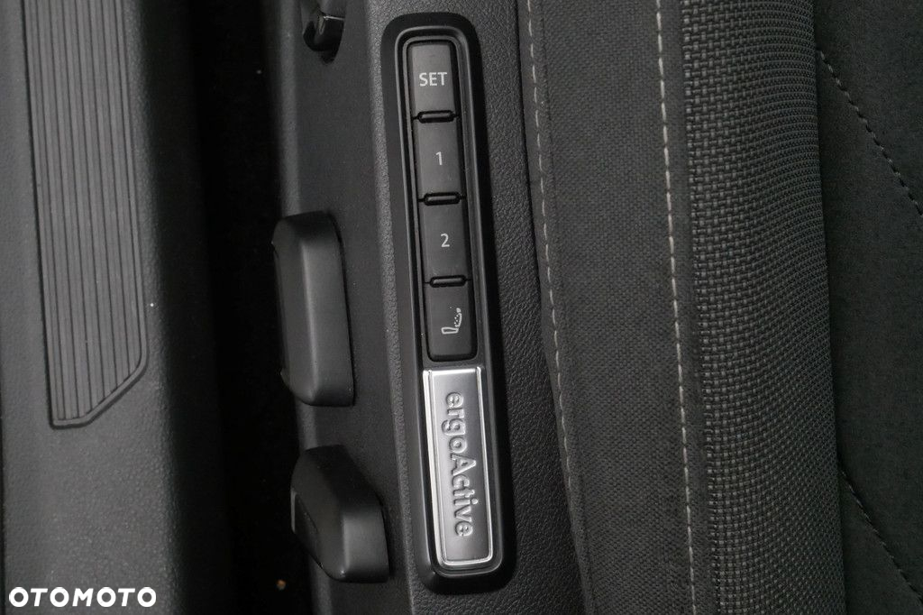 Volkswagen Golf VIII 2.0 TDI Style DSG - 26
