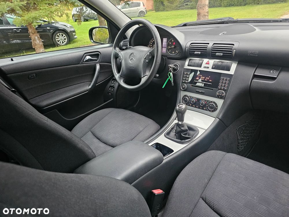 Mercedes-Benz Klasa C 180 Kompressor Classic Sport Edition - 14