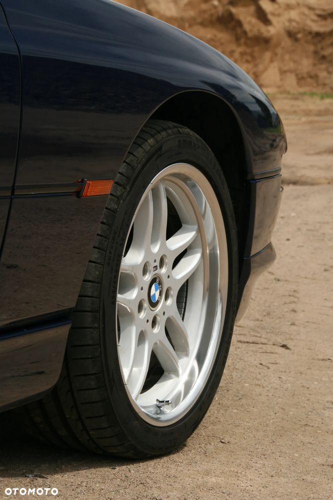 BMW Seria 8 - 8
