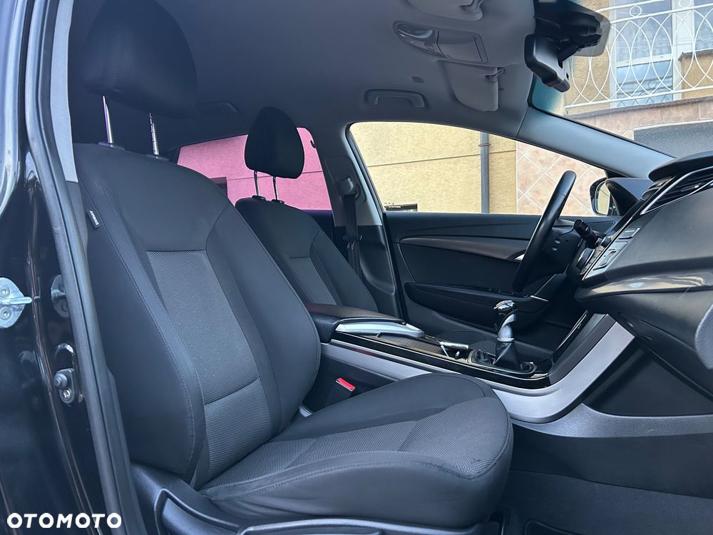 Hyundai i40 Kombi 1.7 CRDi Premium - 25