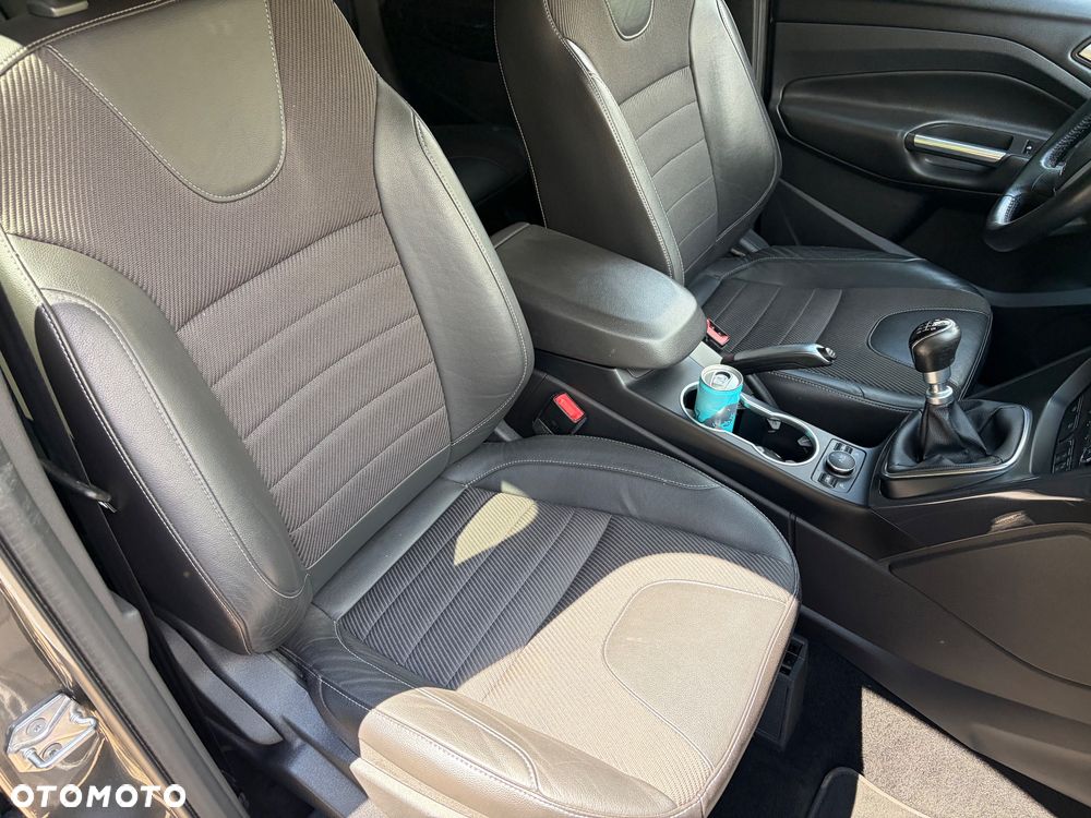 Ford Kuga 2.0 TDCi FWD Titanium - 34