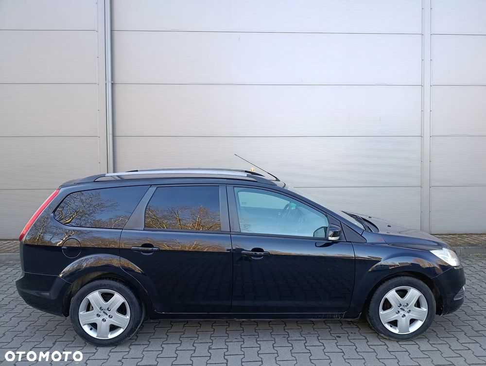 Ford Focus 1.6 16V Style - 11