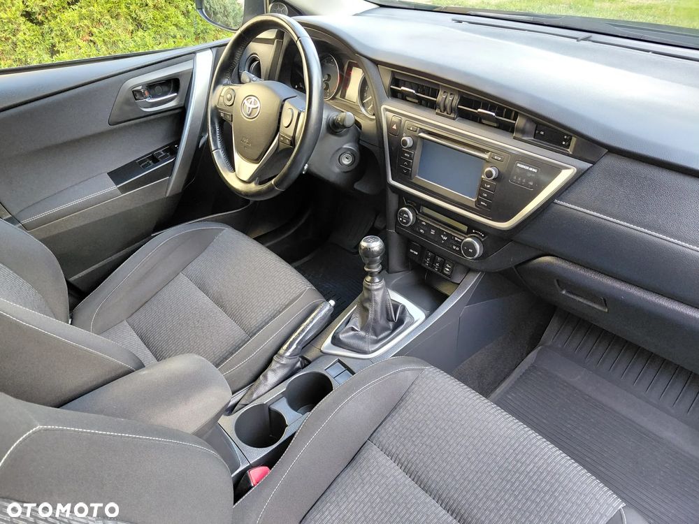 Toyota Auris - 11