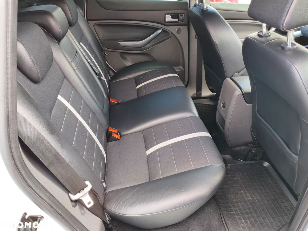 Ford Kuga 2.0 TDCi 4x4 Titanium - 26