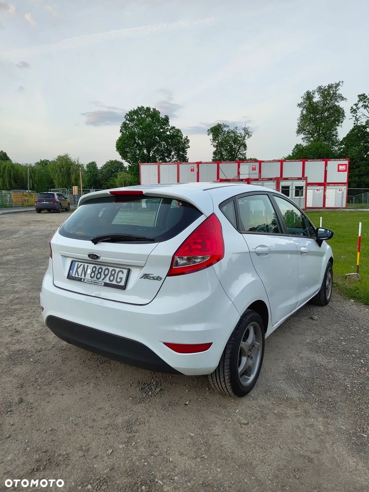 Ford Fiesta 1.4 TDCi Ambiente - 6