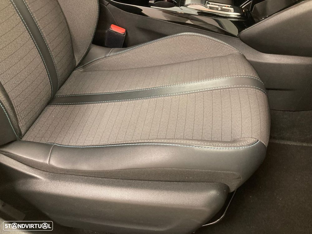 Peugeot 208 1.2 PureTech Allure EAT8 - 6