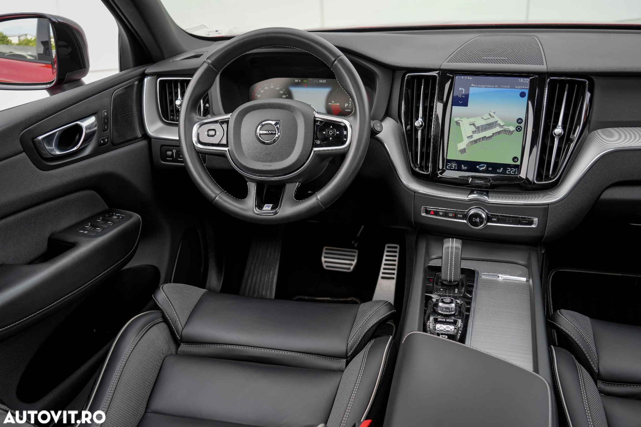 Volvo XC 60 Recharge T8 Twin Engine eAWD R-Design - 12