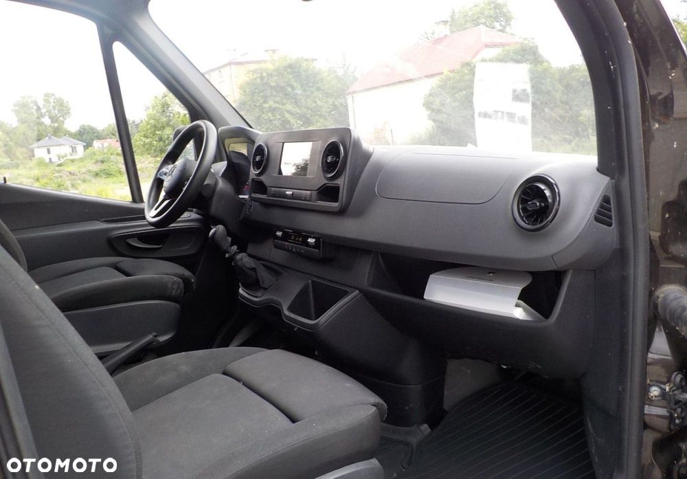 Mercedes-Benz Sprinter - 19