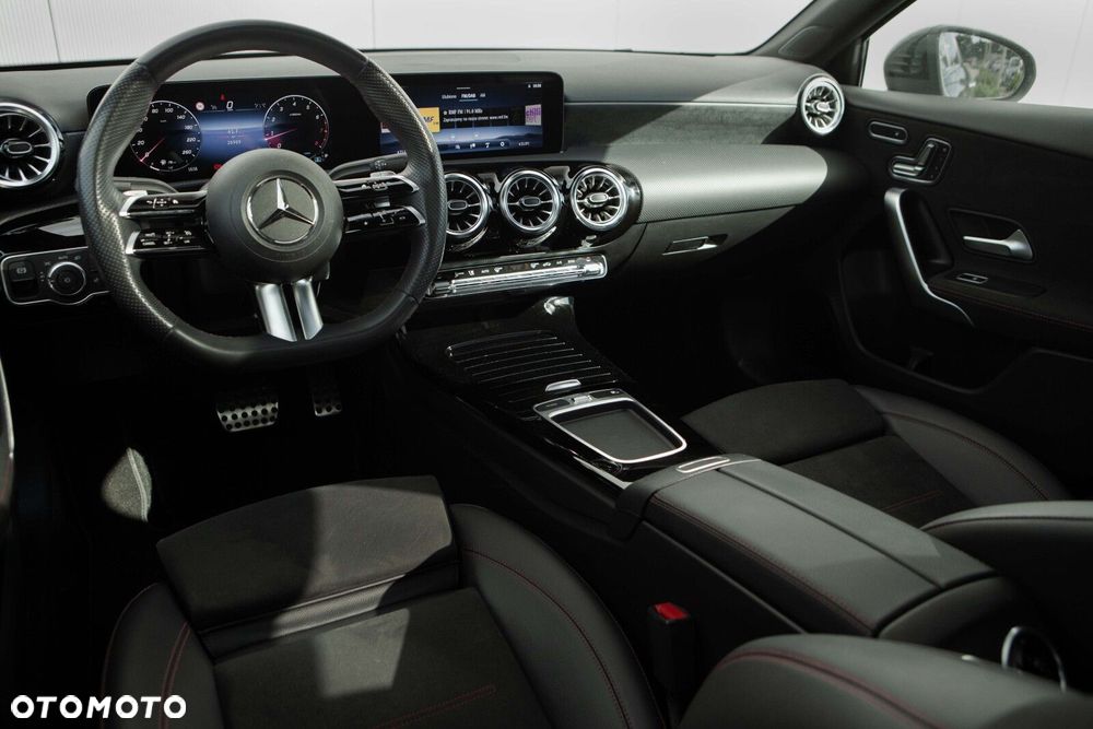 Mercedes-Benz Klasa A 200 AMG Line 7G-DCT - 23