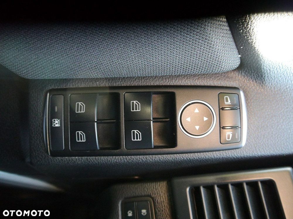 Mercedes-Benz GLK 220 CDI 4Matic (BlueEFFICIENCY) 7G-TRONIC - 36