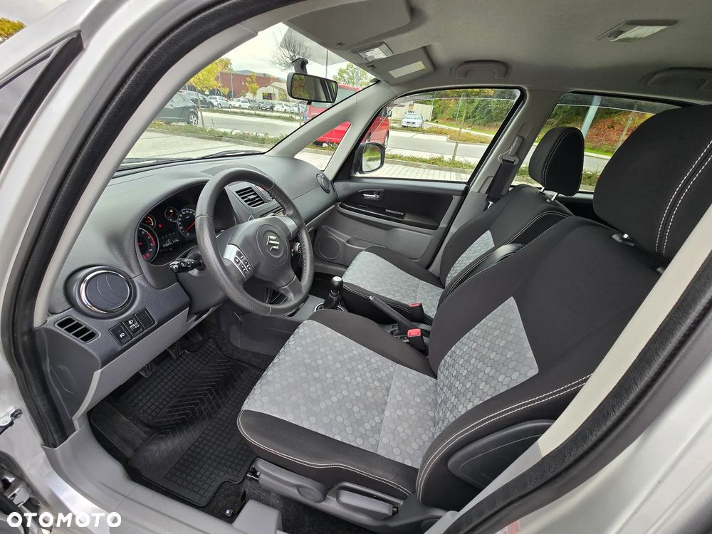 Suzuki SX4 - 10
