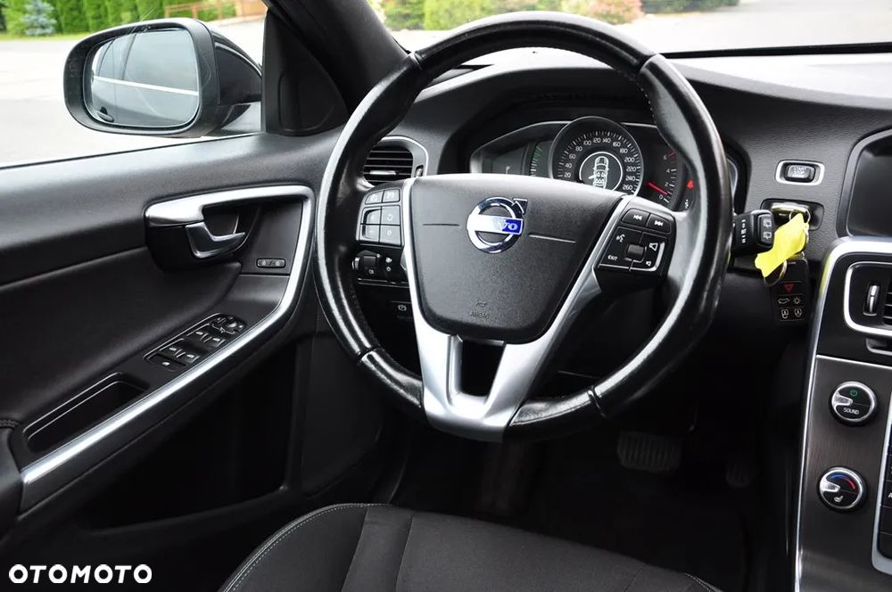 Volvo V60 D3 Geartronic Summum - 33