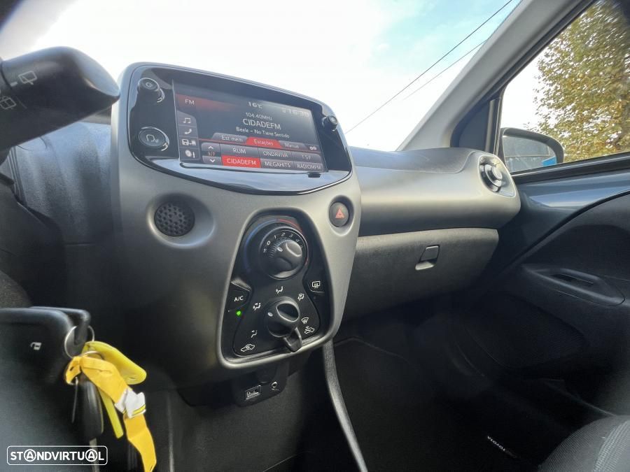 Toyota Aygo 1.0 X-Play+X-Touch - 28