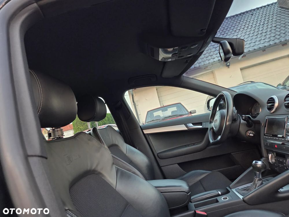Audi A3 Sportback 1.6 TDI DPF S tronic S line Sportpaket - 17