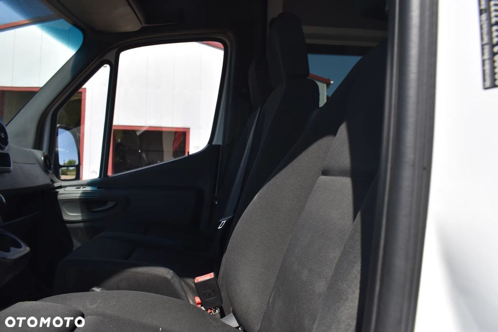 Mercedes-Benz Sprinter - 18