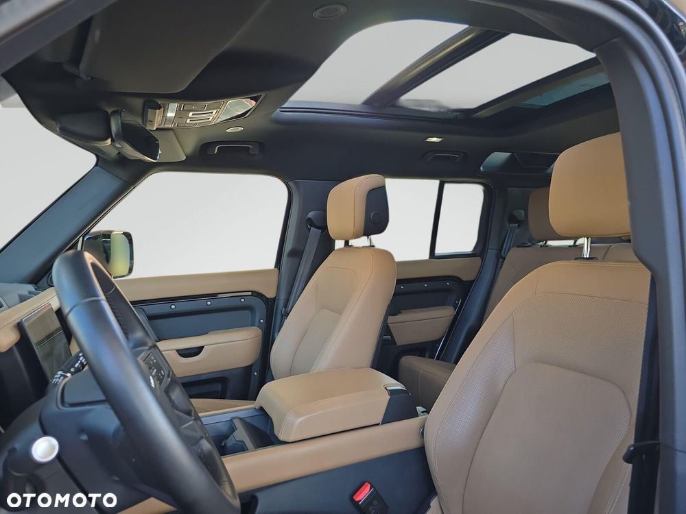 Land Rover Defender - 18