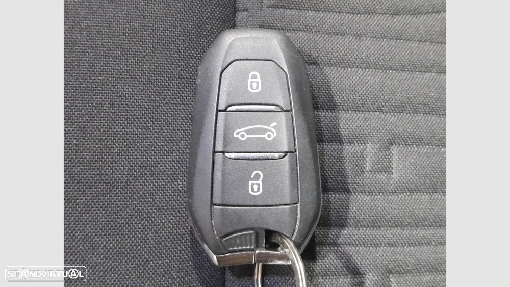 Fiat 600e 54 kWh (RED) - 19