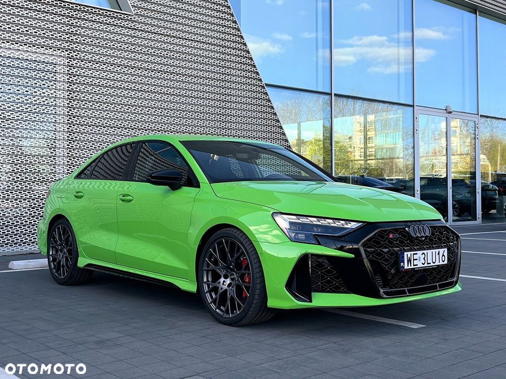 Audi RS3 Limousine - 3