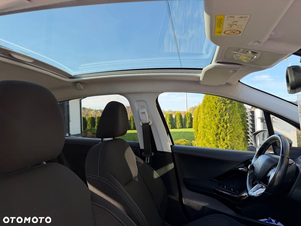 Peugeot 208 1.6 BlueHDi Allure S&S - 17