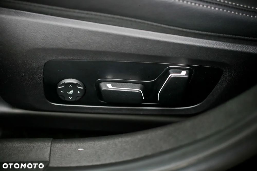 BMW Seria 3 318d Luxury Line - 20