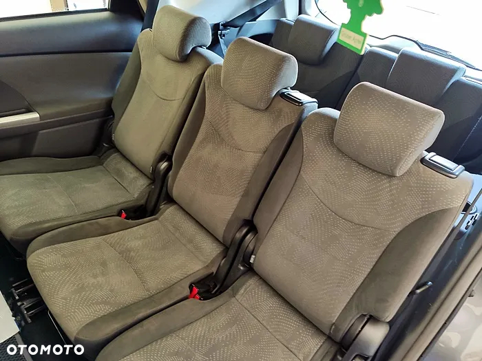 Toyota Prius+ - 33