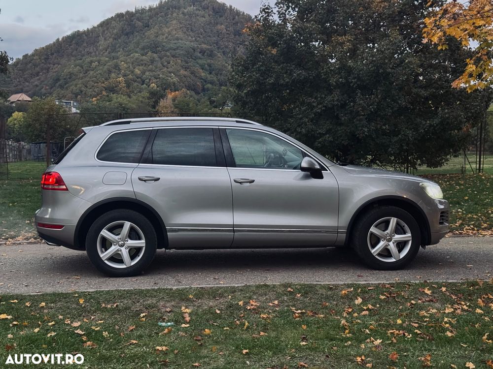 Volkswagen Touareg 3.0 Hybrid 4Motion Automatik - 4