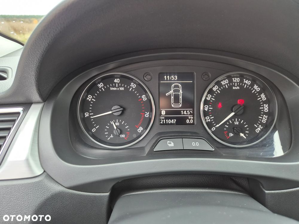 Skoda RAPID 1.2 TSI Ambition - 9