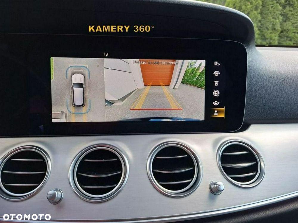Mercedes-Benz Klasa E 300 de 9G-TRONIC - 26