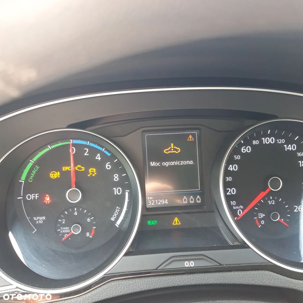 Volkswagen Passat - 12
