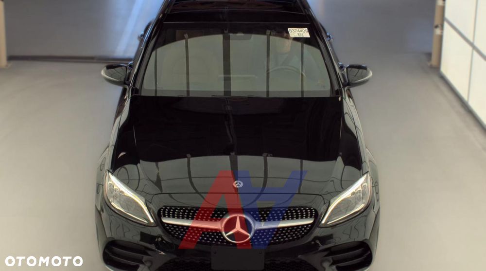 Mercedes-Benz Klasa C 300 4Matic 9G-TRONIC AMG Line - 2