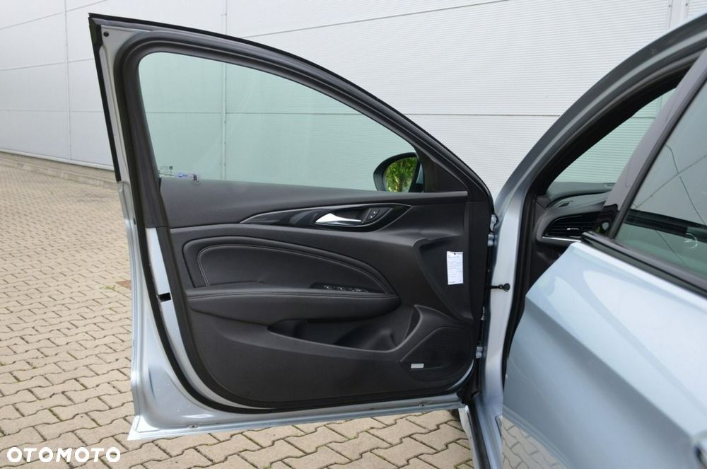 Opel Insignia - 19