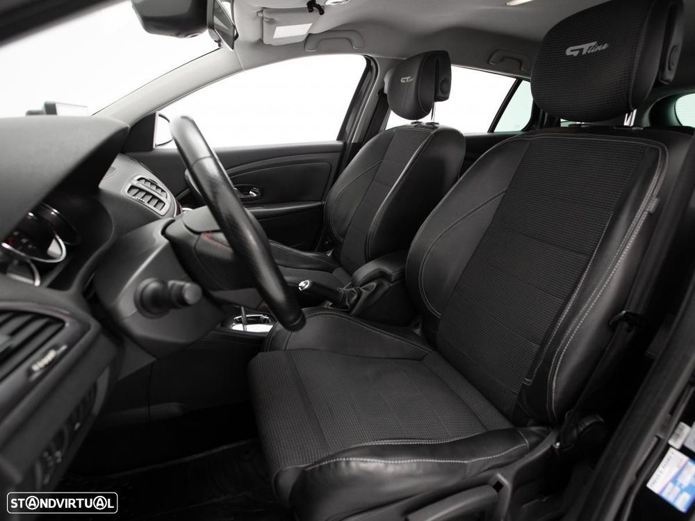 Renault Mégane Sport Tourer - 7